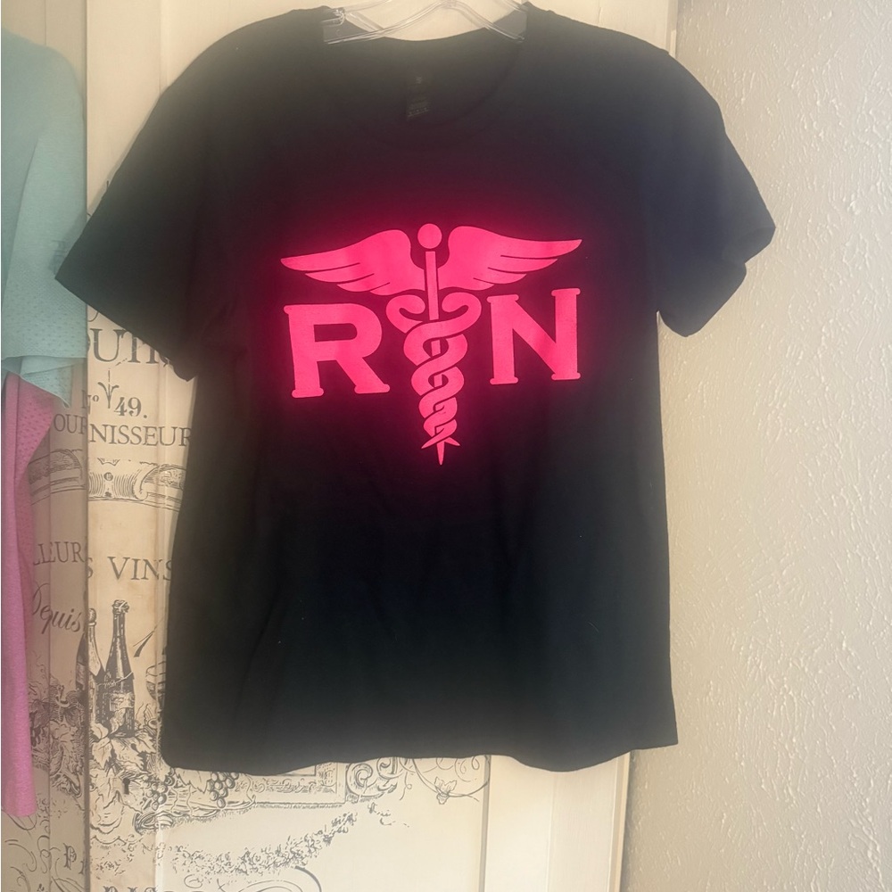 NWOT (Did not come with Tags) Adorable Black/Pink “RN” Nurse T-Shirt- Medium